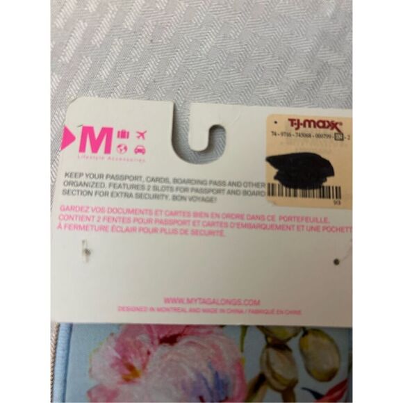 M passport holder blue flowers 6"x4"new - Picture 4 of 5